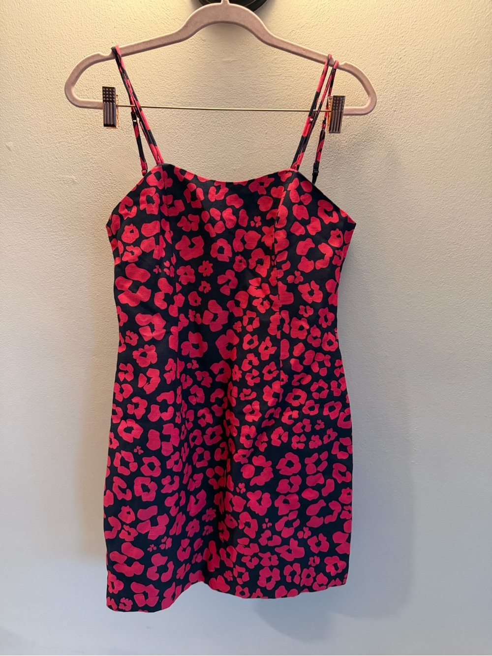 NWT C/MEO COLLECTIVE Heart Of Me Dress Hot Pink Abstract Floral Mini Size XS